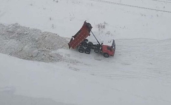 В восьми городах Татарстана выявили незаконные снежные свалки