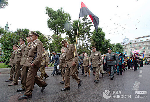 В украинской армии заменят традиционное приветствие бандеровским лозунгом