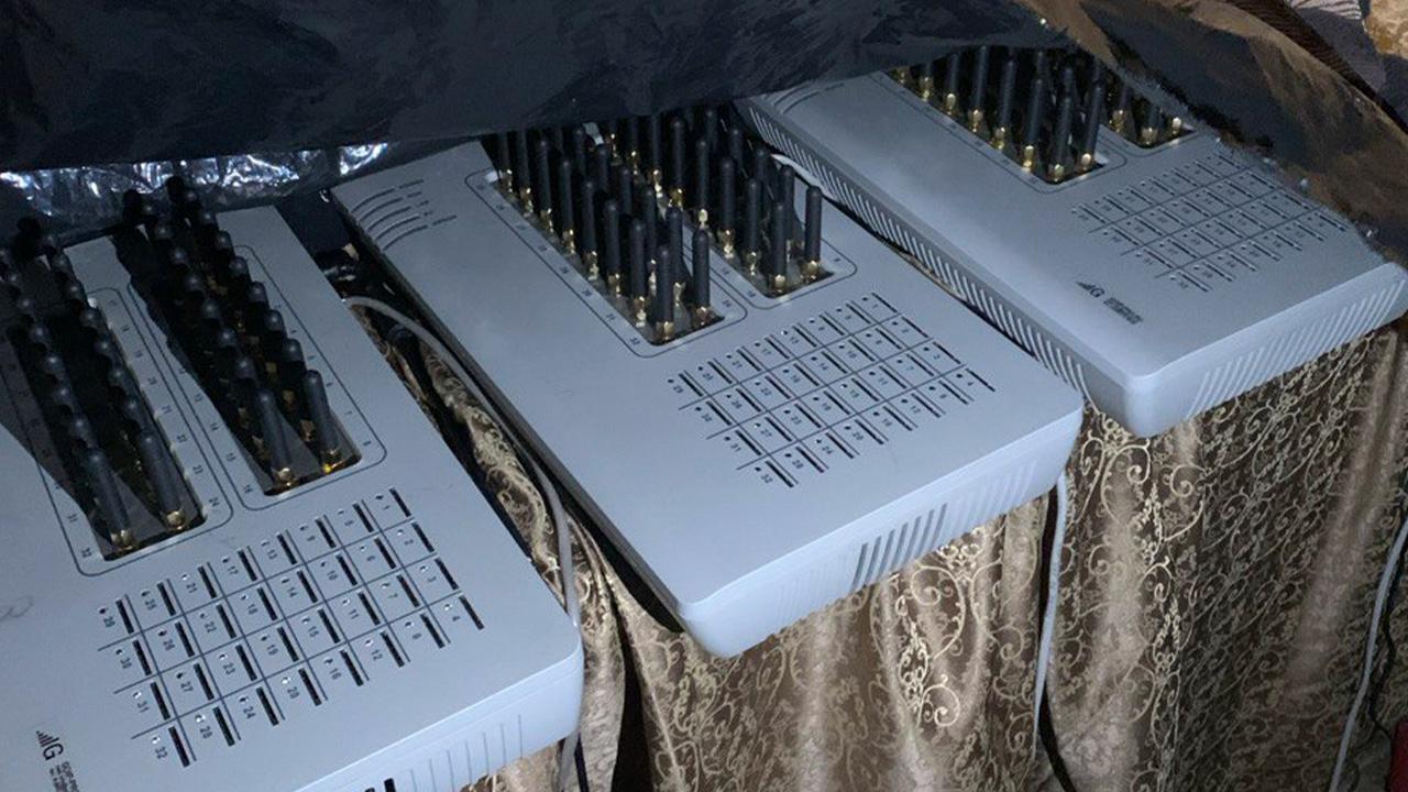 Житель Петербурга, наладивший работу 3 нелегальных узлов связи для мошенников, задержан полицией Рязани