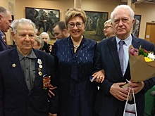 Двум ветеранам Лосиноостровского района вручили юбилейные награды к 75-летию Победы