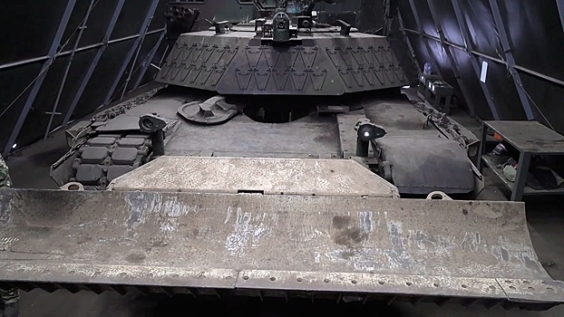 МО РФ показало трофейную машину разминирования на базе Abrams