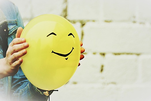 Думский комитет поддержал введение штрафов за рекламу "веселящего газа"