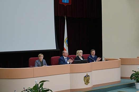 Дмитрий Тепин не смог сказать, когда уберут ларьки от ДК «Россия»