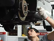 Автоэксперт назвал семь процедур для автомобиля с большим пробегом
