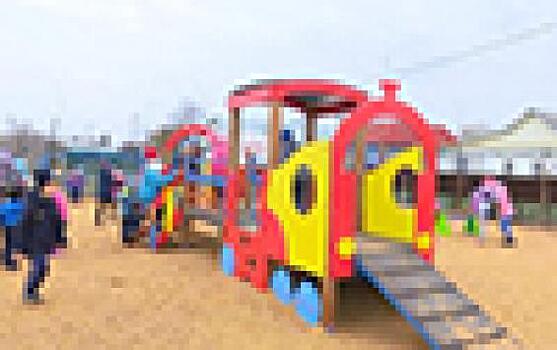 Новая детская площадка установлена в Добринке по просьбам жителей