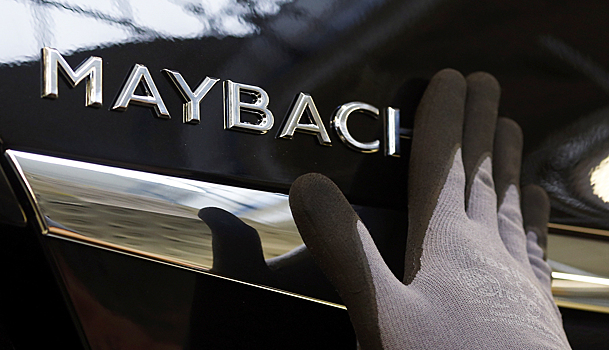 В центре Москвы в Maybach бросили "коктейль Молотова"