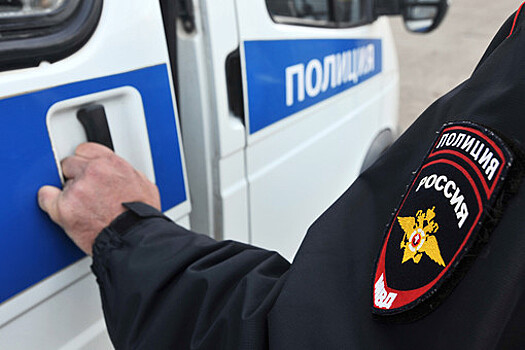 Полицейский автомобиль перевернулся в результате ДТП в Москве