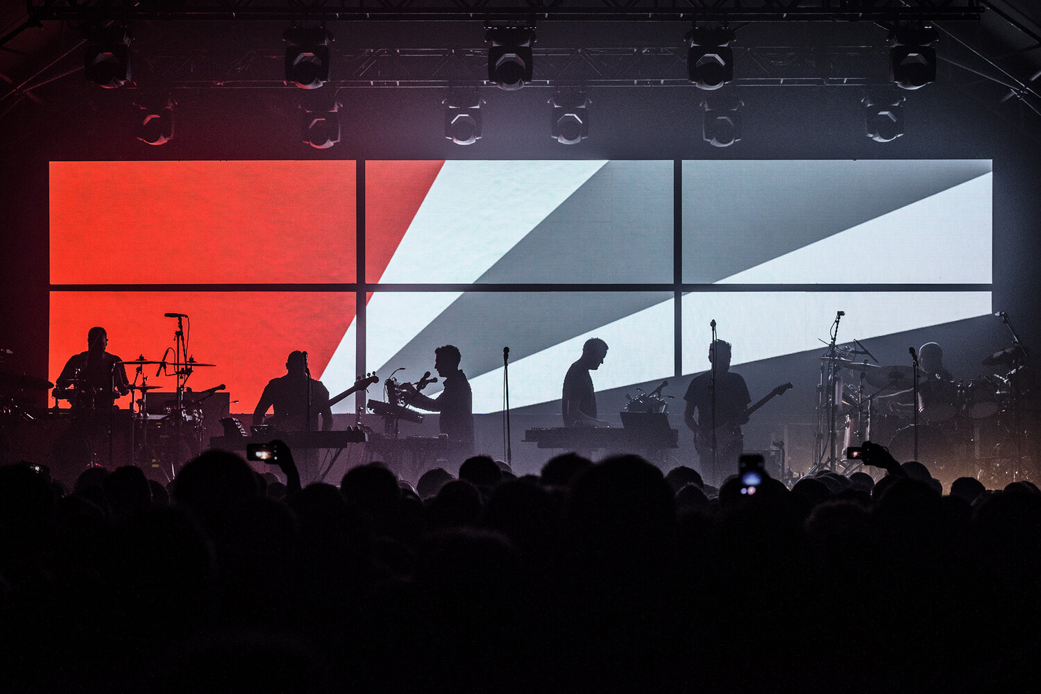Группу Massive Attack задержали за пропалестинские лозунги