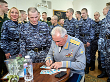 В ЦДРА военнослужащие встретились с летчиком-космонавтом Василием Циблиевым