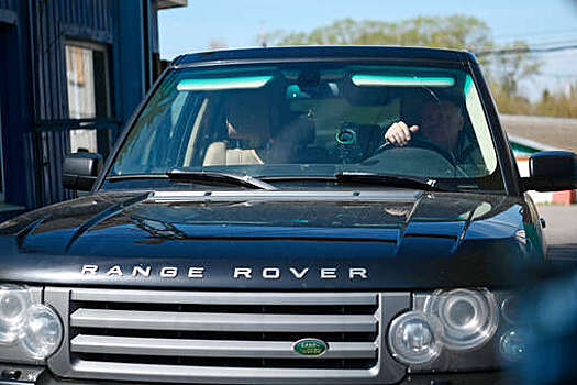 Экс-министр Улюкаев покинул колонию на Range Rover