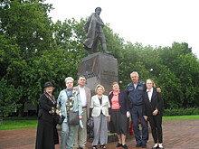 У памятника создателя ВДВ генерала Василия Маргелова в САО прошла памятная акция