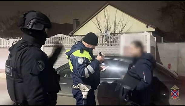 Волгоградские полицейские проверили адреса потенциальных нарушителей закона