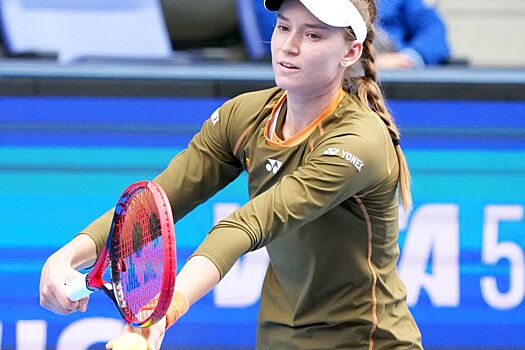 Елена Рыбакина снялась с турнира WTA-500 в Токио, Линда Носкова прошла в финал