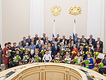 Десятки тюменцев получили награды из рук главы региона