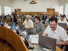 Работу региональных операторов обсудили в Законодательном Собрании области