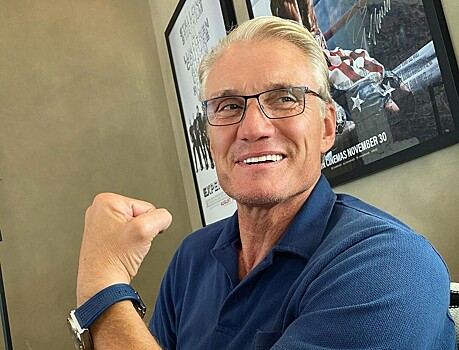 «Так с кем из них ты встречаешься?»: возлюбленную Дольфа Лундгрена не отличили от его дочерей