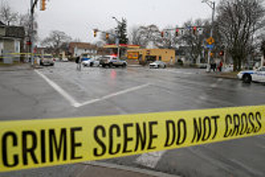 У бывшего здания Charlie Hebdo в Париже ранили четырех человек