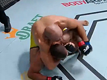 Появилось видео главного боя турнира UFC в Лас-Вегасе