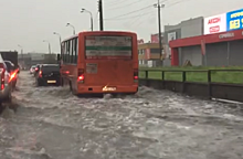 «Мы поплыли!», — дороги Нижнего Новгорода заливает дождями
