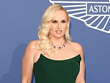 Ребел Уилсон призналась, что Саша Барон Коэн препятствует выходу ее мемуаров