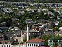 В Крыму испекли самый большой в мире чебурек