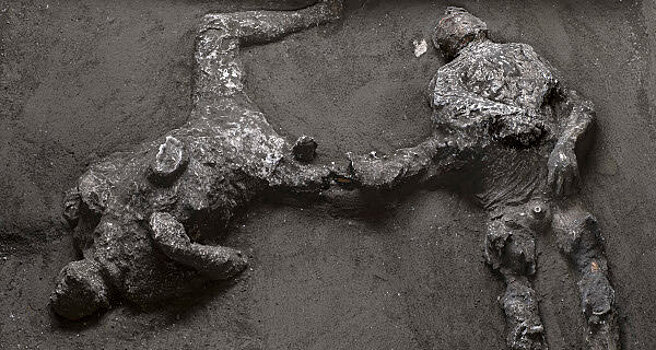 В Помпеях нашли останки двух жертв извержения Везувия