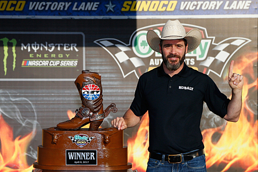 NASCAR: Джимми Джонсон одержал свою 81-ю победу