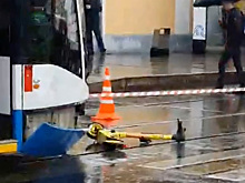 Очередь из трамваев из-за сбитого в Москве самокатчика попала на видео