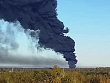 18 вагонов с бензином сошли с рельсов при ДТП под Смоленском, начался пожар