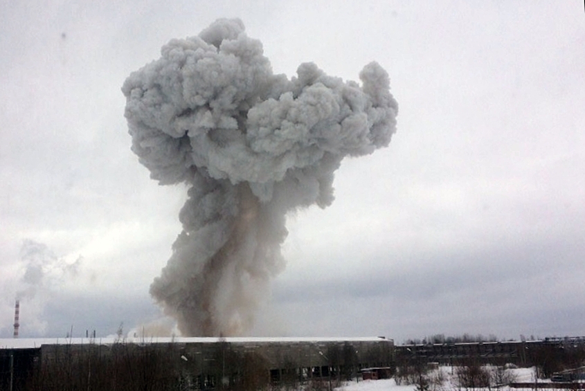  На химическом заводе «Полипласт» в городе Кингисепп Ленинградской области произошел взрыв. Пострадали четыре человека, все они госпитализированы