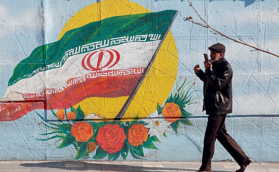 Иран ввел санкции против США