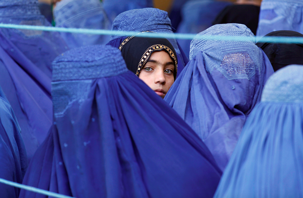 Талибы обратились с требованием к женщинам