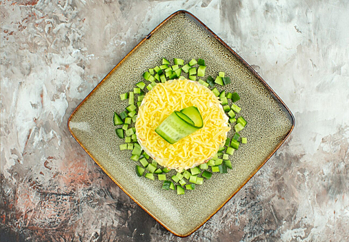 Экономист Морковкин: салат мимоза стал дороже на 7%