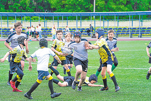 В соревнованиях по детскому регби участвовали команды из Самары, Волжского района и Ульяновска