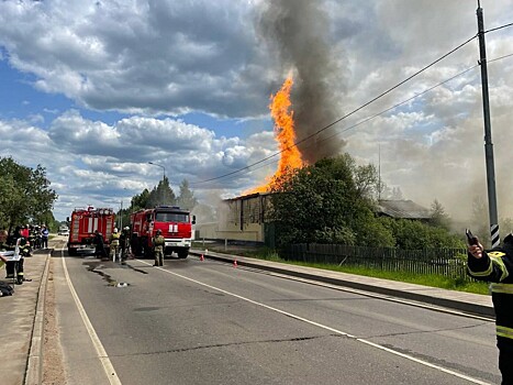 Площадь пожара на заводе спирта под Москвой достигла 3,4 тысячи «квадратов». Видео