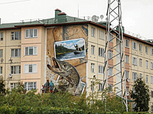 Дом в Салехарде украсил мурал с щукой