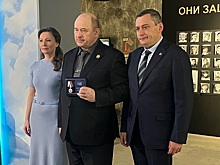 В Курской области вручили народную награду «Отец солдата»