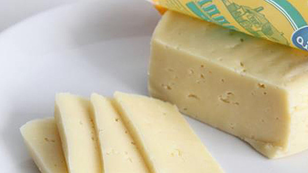Как безошибочно определить, что ты покупаешь сыр, а не подделку из сухого молока!