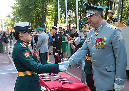 Военно-медицинская академия выпустила в 2021 году 1300 врачей