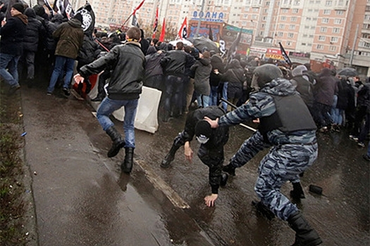 Россиян предостерегли от нападения на полицейских