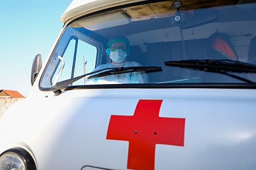 В Иловлинском районе иномарка вылетела с трассы