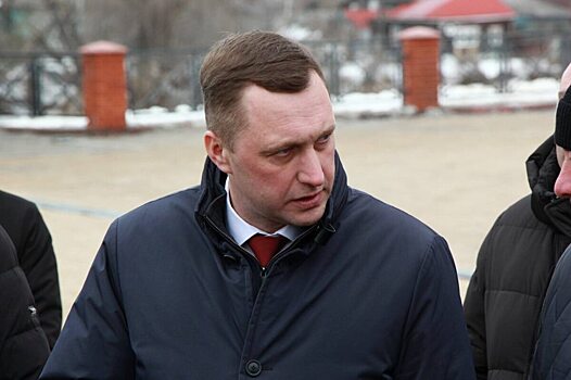 Роман Бусаргин возмутился выкладкой асфальта под дождем в Пугачеве