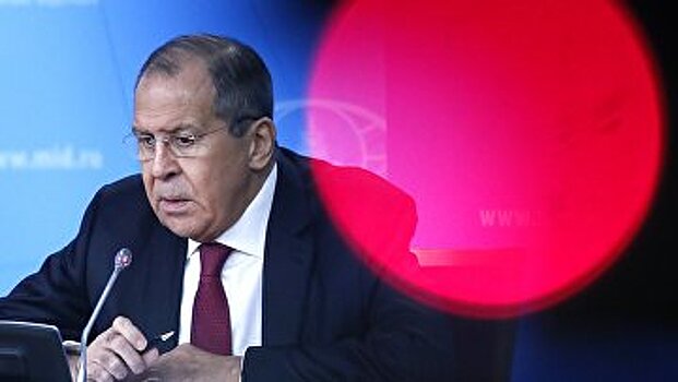 Российский министр: Запад не идет в ногу со временем и не может смириться с упадком влияния (Yahoo News, США)