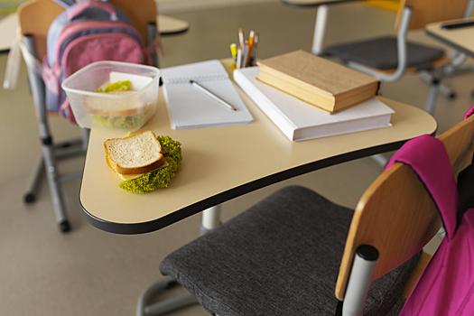 В Кабардино-Балкарии семиклассник внезапно умер во время приема пищи в школе