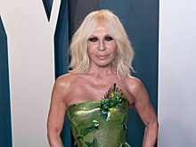 Из красавицы в чудовище: как Донателла Версаче превратилась в жертву пластики