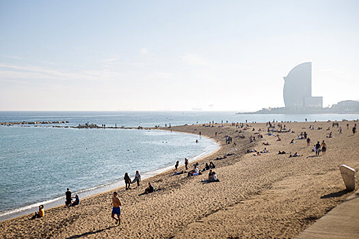 Власти Испании выделят на восстановление туристического сектора более 4 млрд евро