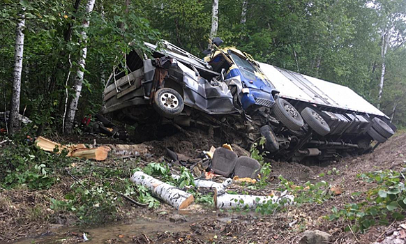 Четыре человека погибли при ДТП на Комсомольской трассе