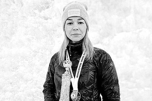 Чемпионка России по ледолазанию Алена Власова умерла от укуса клеща. Перед смертью она была подключена к аппарату ИВЛ