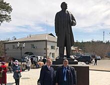 В Саянске открыли памятник Ленину