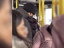 В Уфе на видео попал мужчина, который домогался пассажирки в автобусе